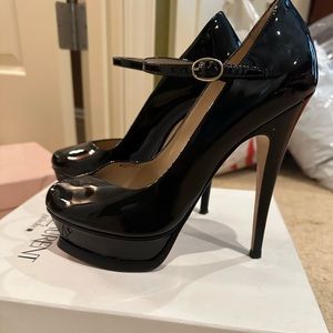 Yves Saint Laurent black heels